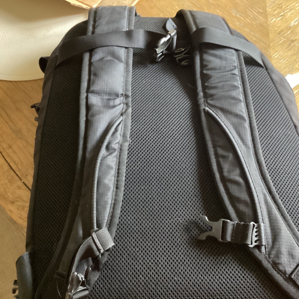 Backpack - Picture 4 of 6